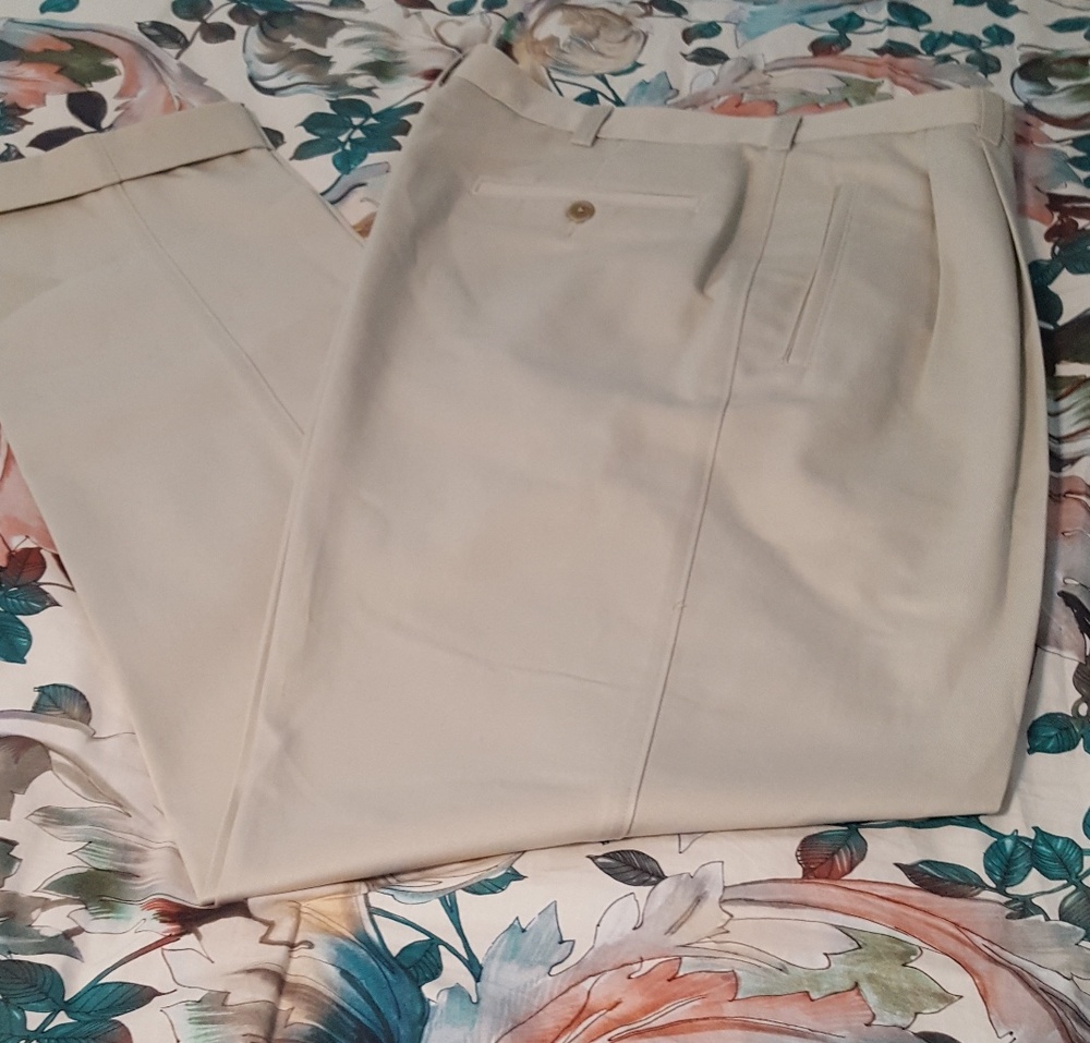 Savrne khakis